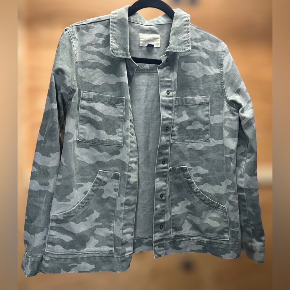 Universal Thread - Camo Jean Jacket